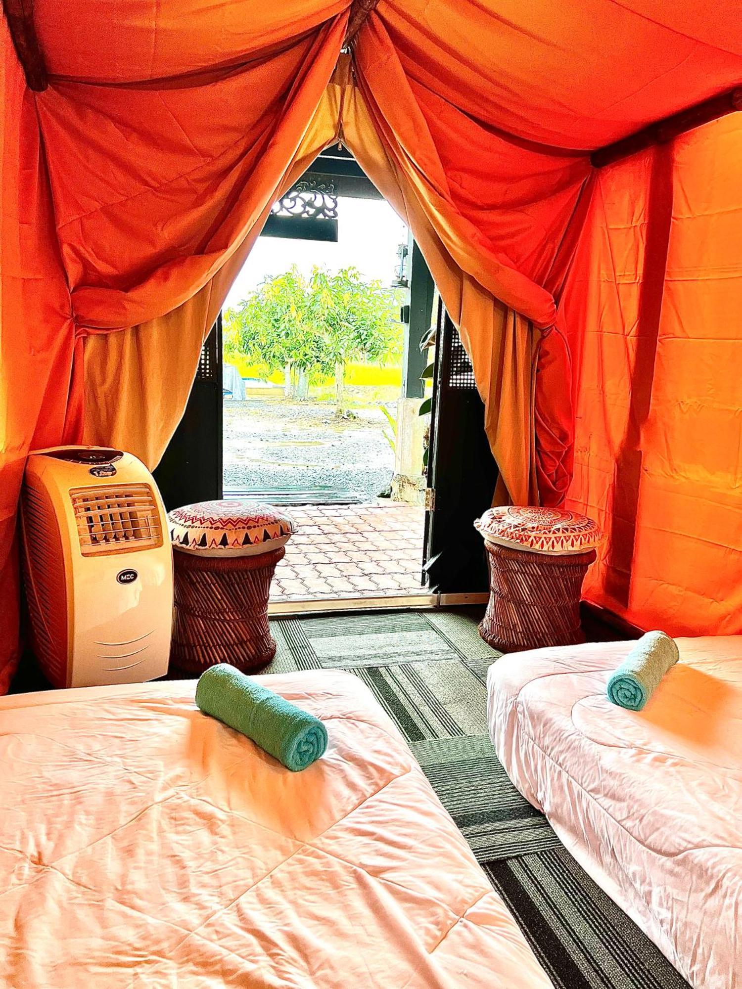 Kejora Homestay كانجار الغرفة الصورة